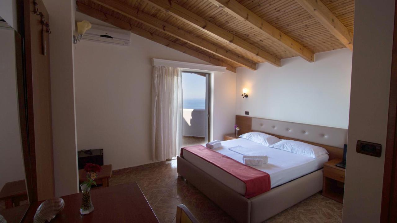 Paradise Lukova Hotel Eksteriør billede