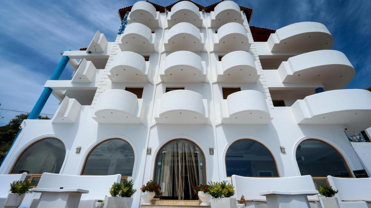 Paradise Lukova Hotel Eksteriør billede
