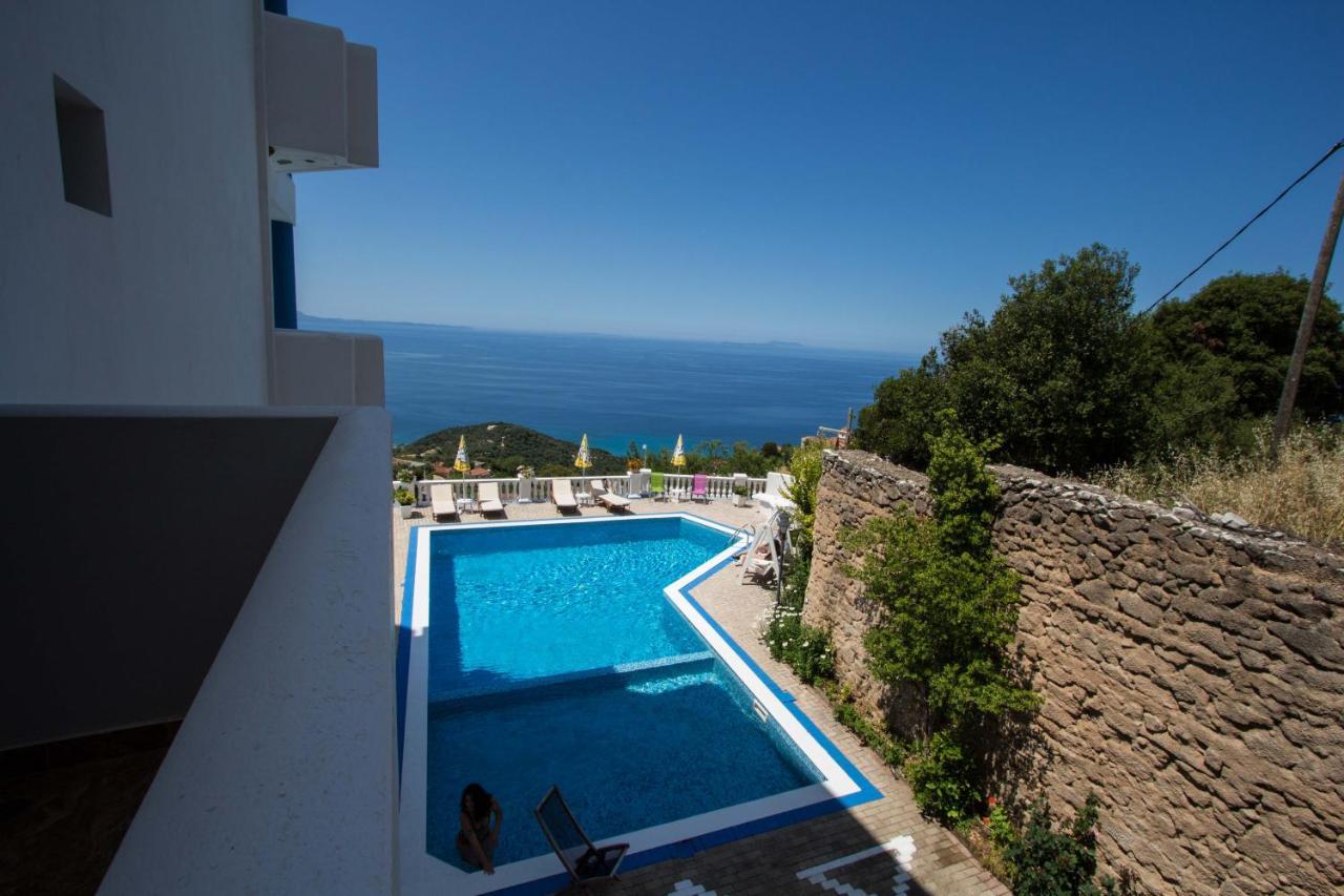Paradise Lukova Hotel Eksteriør billede