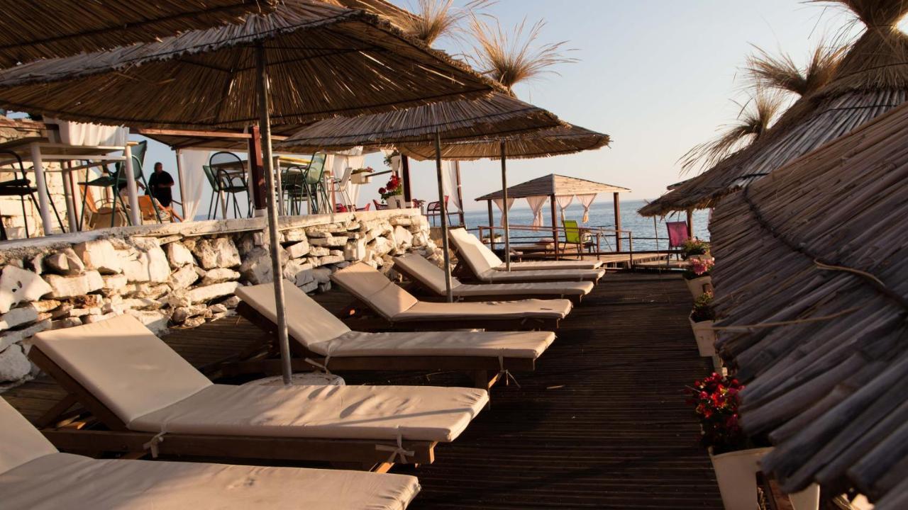 Paradise Lukova Hotel Eksteriør billede