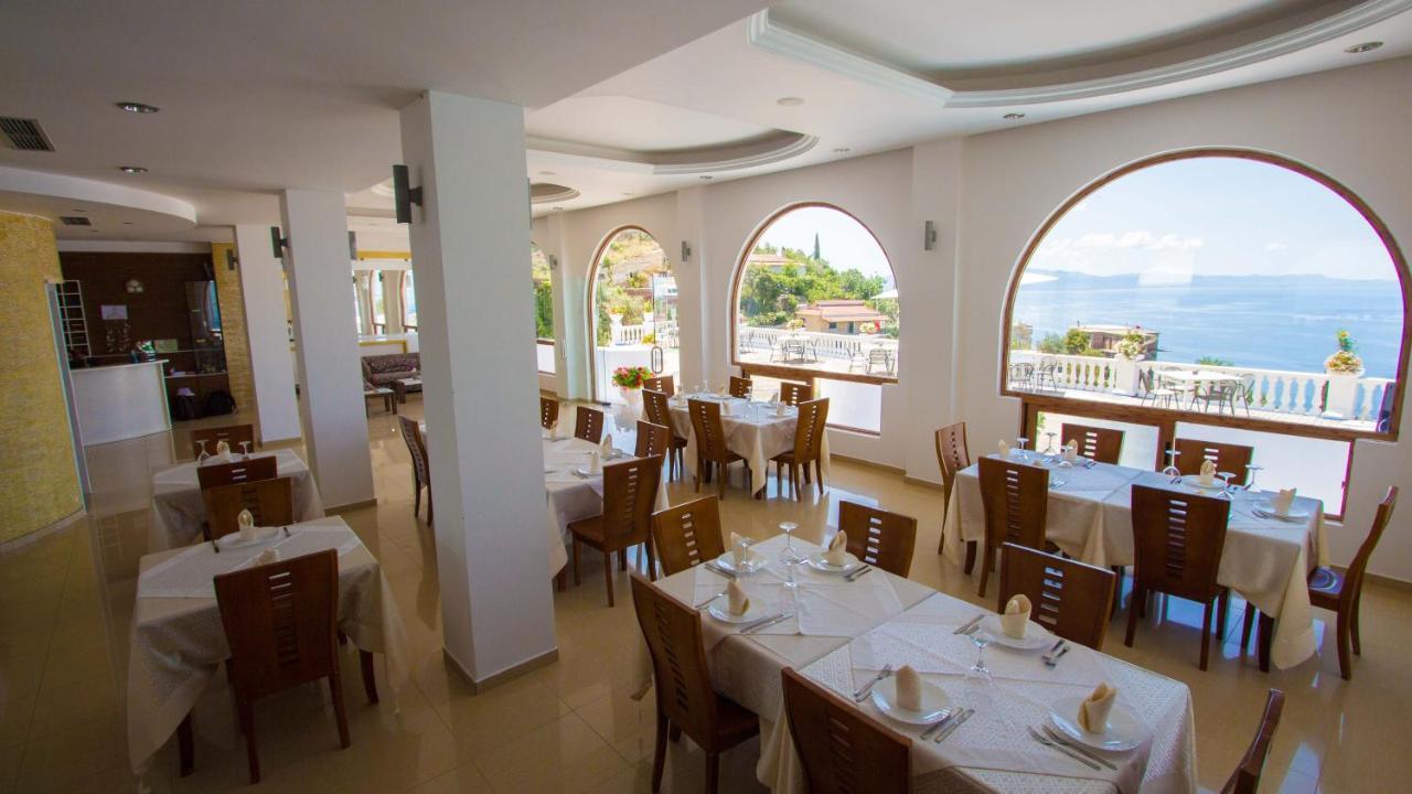 Paradise Lukova Hotel Eksteriør billede