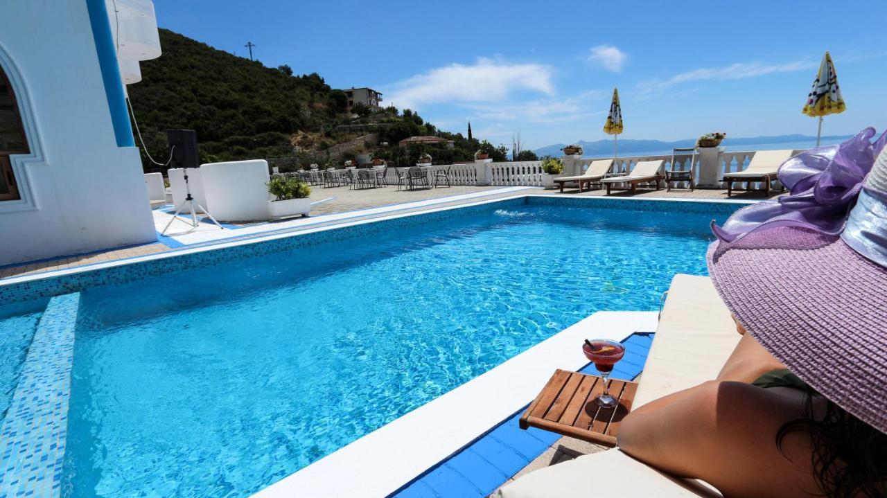 Paradise Lukova Hotel Eksteriør billede
