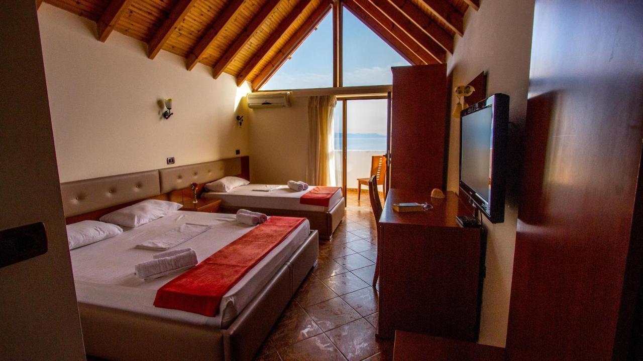 Paradise Lukova Hotel Eksteriør billede