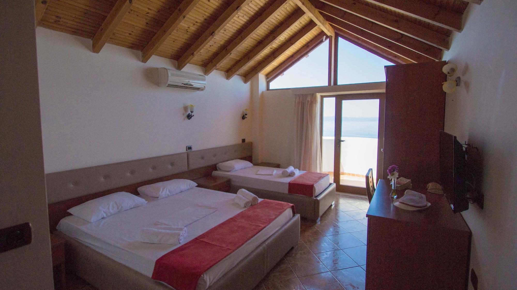 Paradise Lukova Hotel Eksteriør billede