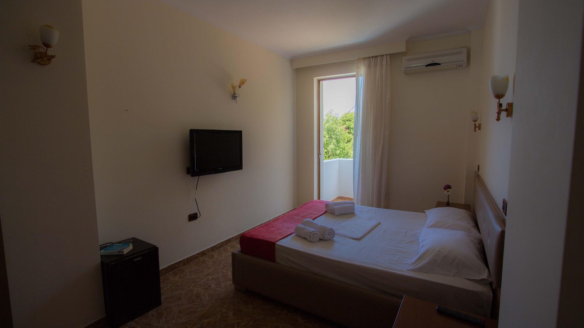 Paradise Lukova Hotel Eksteriør billede
