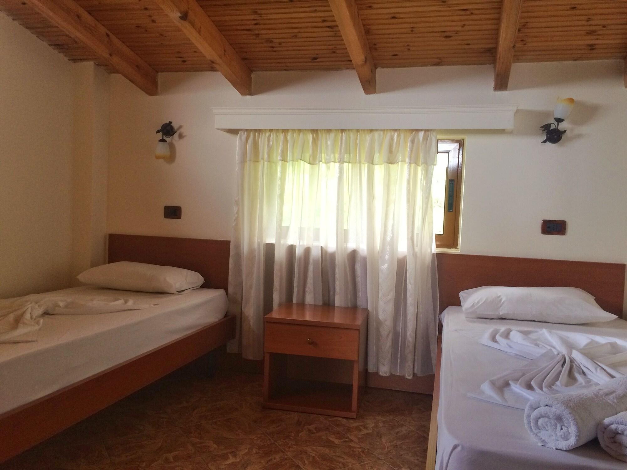 Paradise Lukova Hotel Eksteriør billede