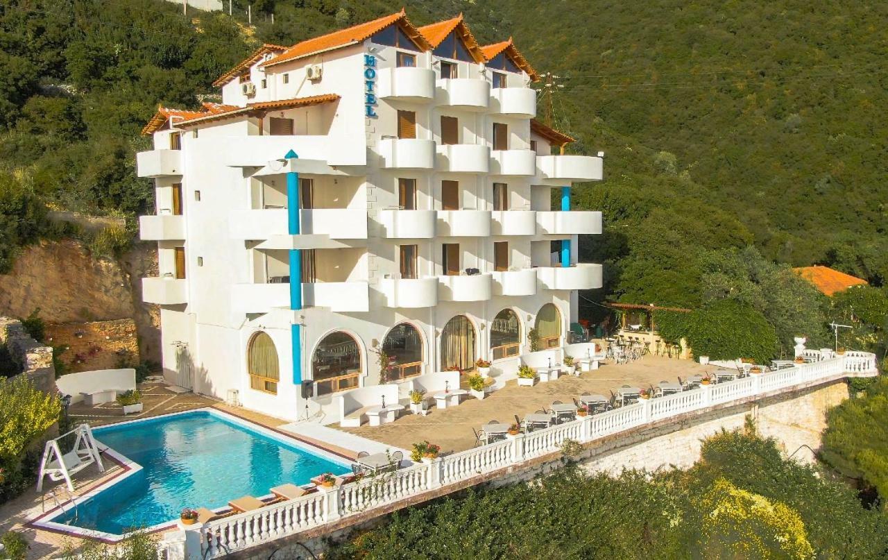 Paradise Lukova Hotel Eksteriør billede