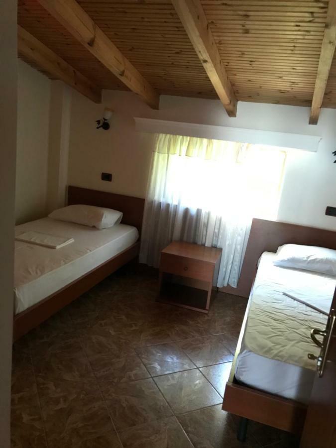 Paradise Lukova Hotel Eksteriør billede