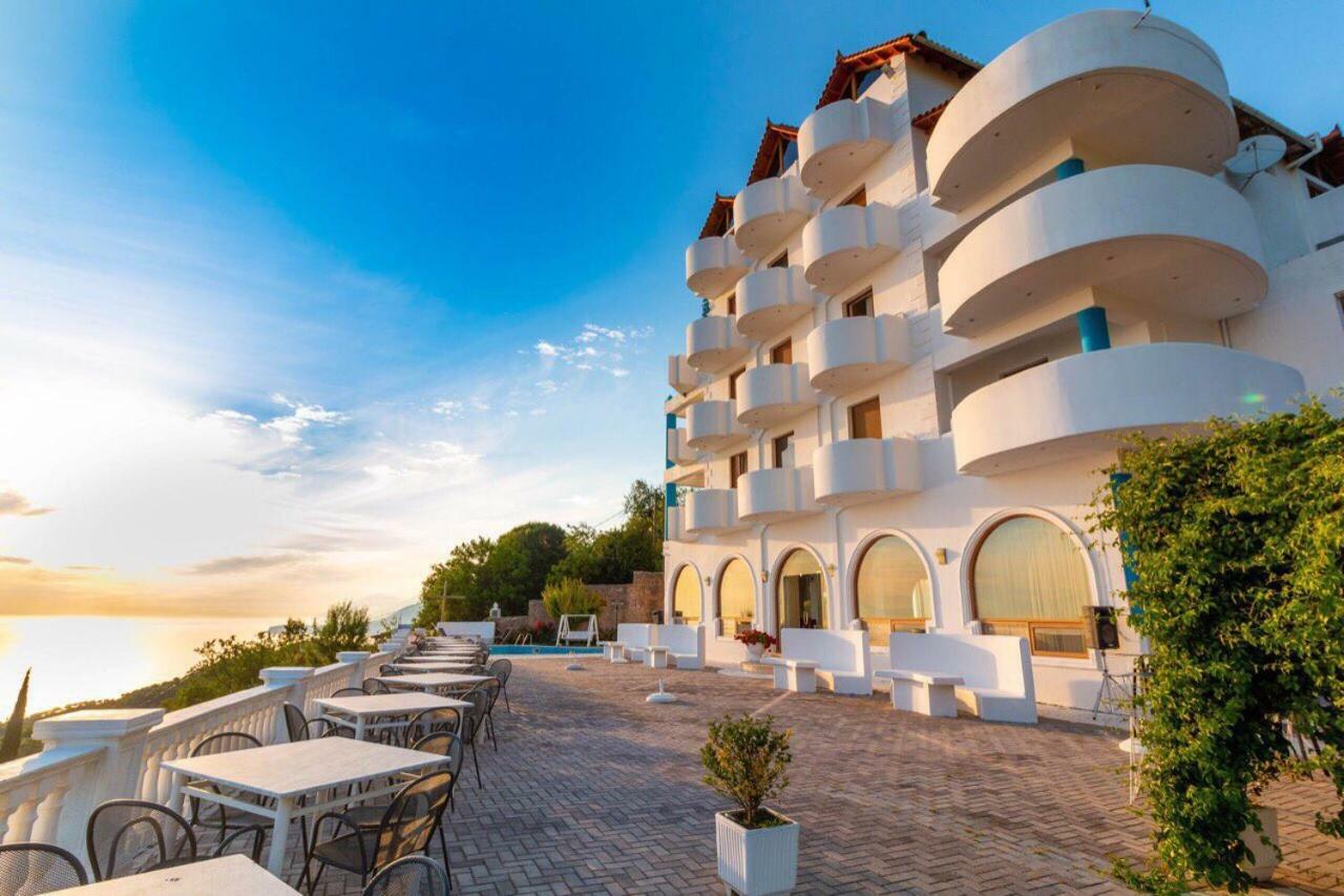 Paradise Lukova Hotel Eksteriør billede